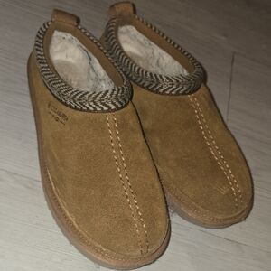 Koolaburra Tan Suede Men's Boots